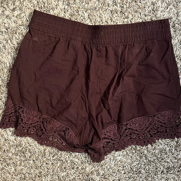 H&M Maroon loose short size 10 thick Lace Detail - Picture 3 of 6